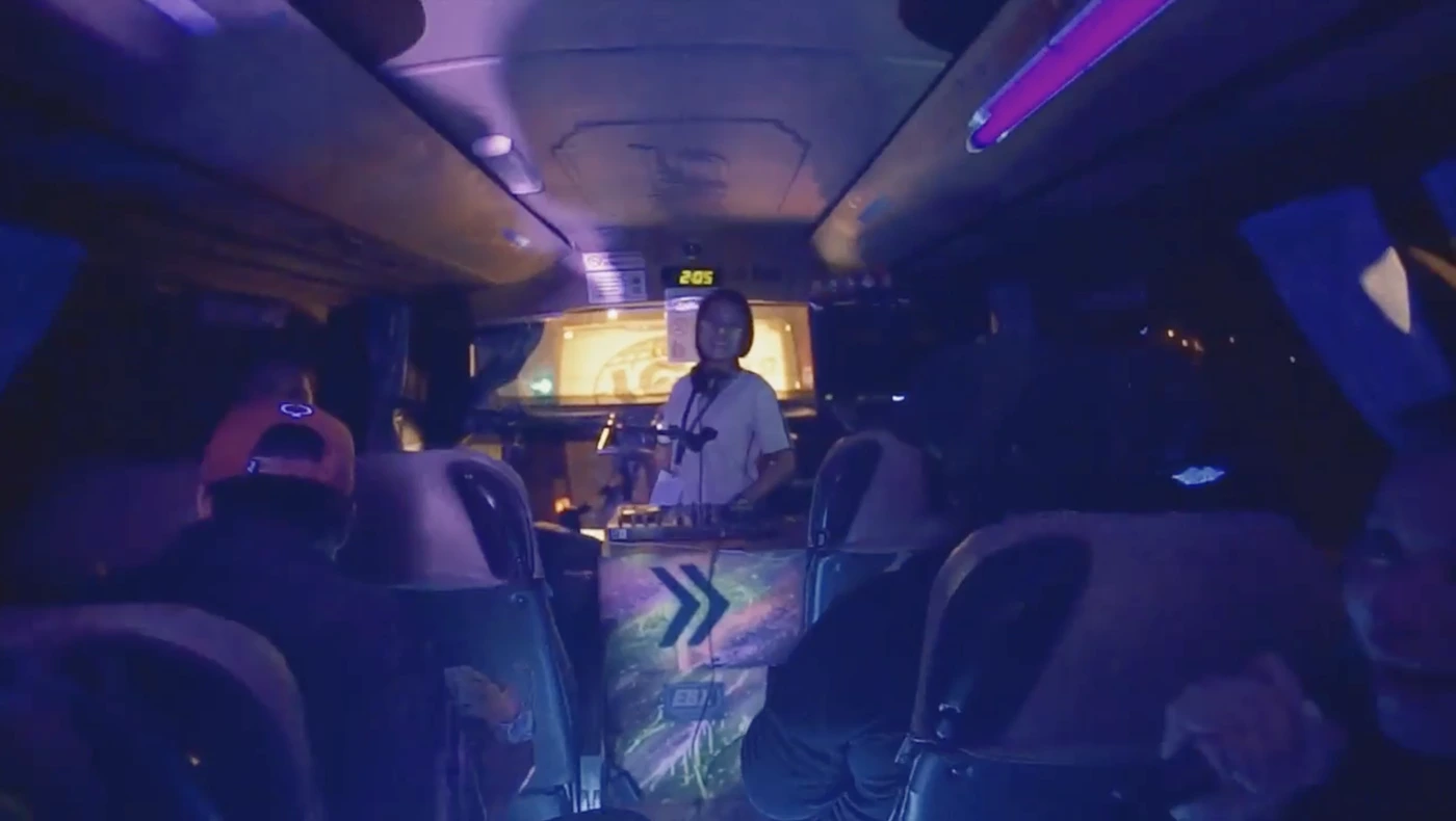 The Bandwagon Bus to Illuminate
